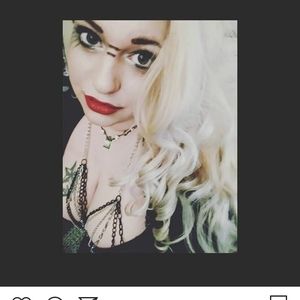 Meet your Posher, Abigail